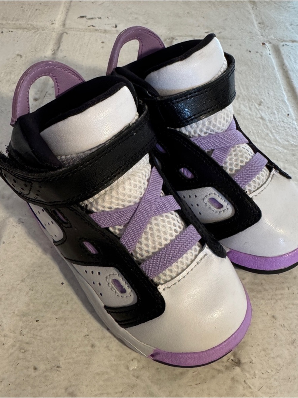 Jordan 6-17-23 Toddler Size 7C shoes White/Lilac Atmosphere – Great Condition